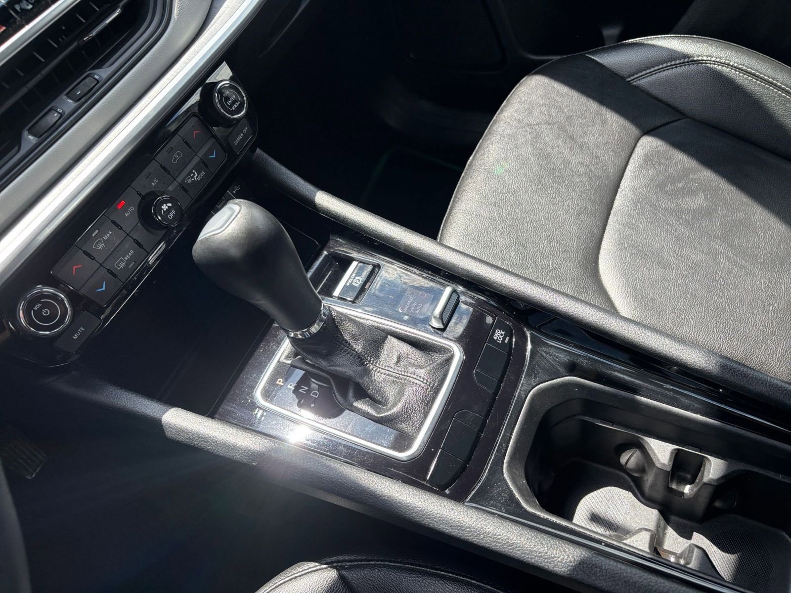 Used 2025 Jeep Compass Limited image 42