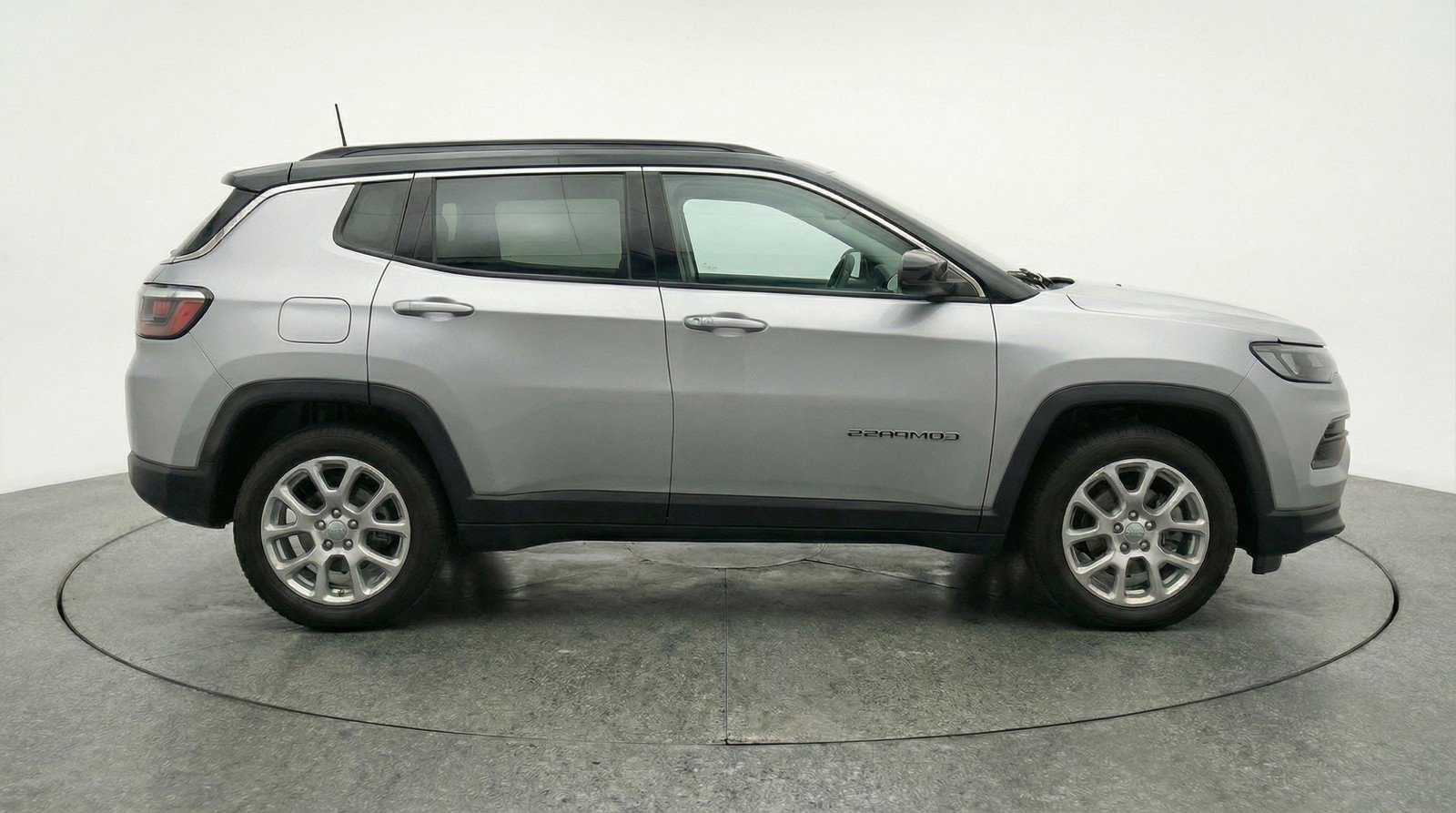 Used 2025 Jeep Compass Limited image 11