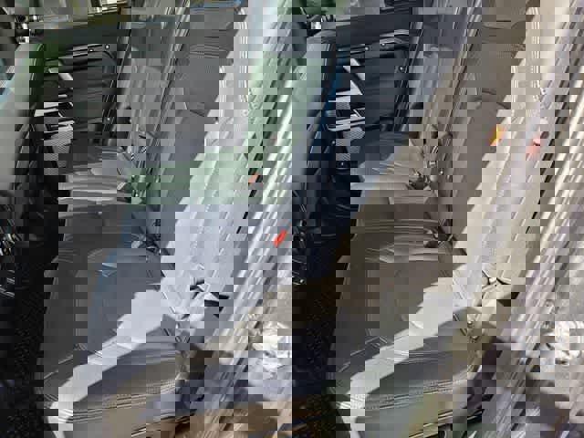 Used 2023 Land Rover Defender 130 X-Dynamic SE image 22