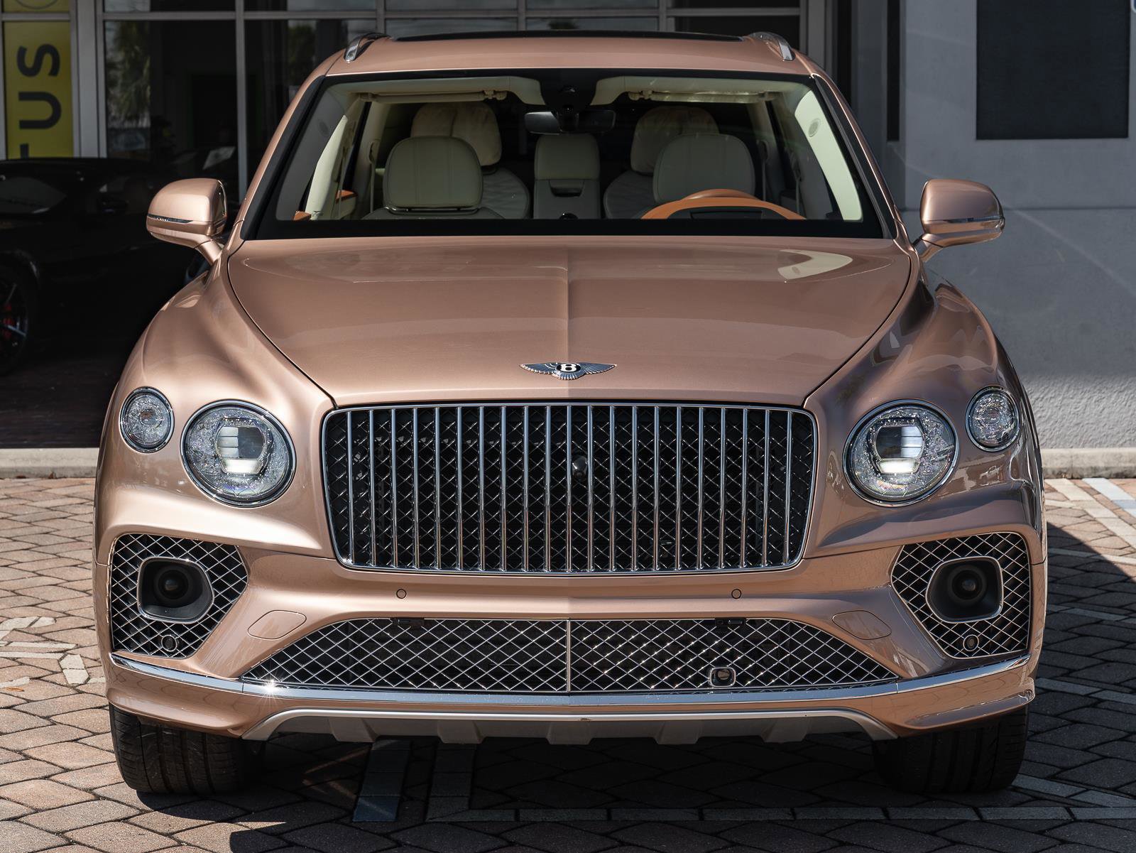 Used 2023 Bentley Bentayga Extended Wheelbase image 31