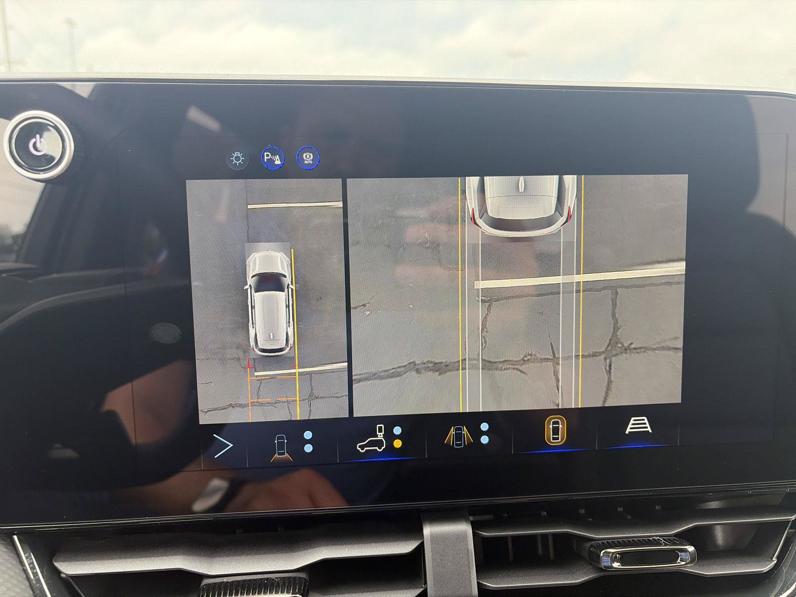 New 2027 Chevrolet Equinox RS w/ Safety and Technology Package AWD/4WD image 27