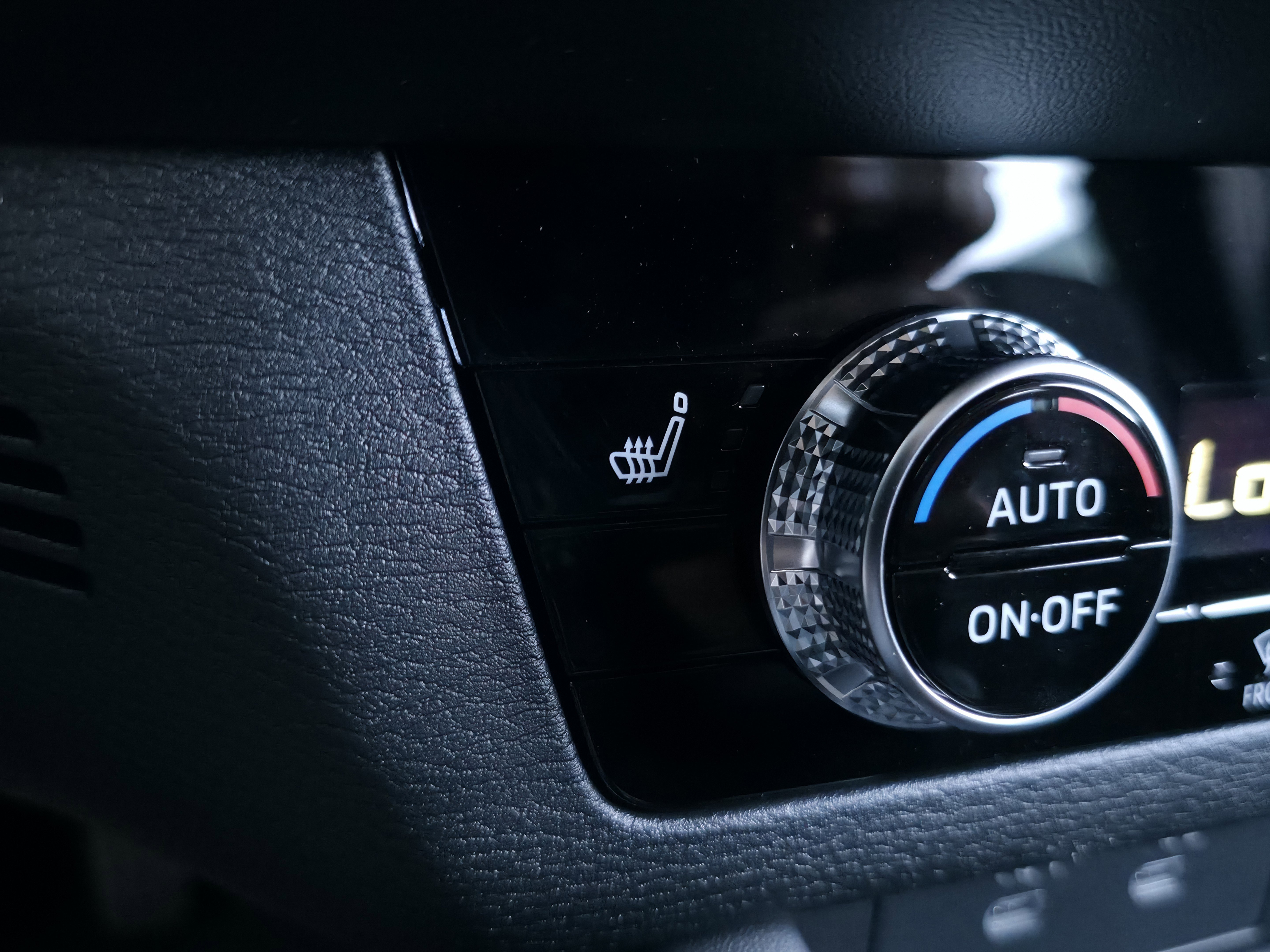 New 2025 Mitsubishi Outlander SE image 21