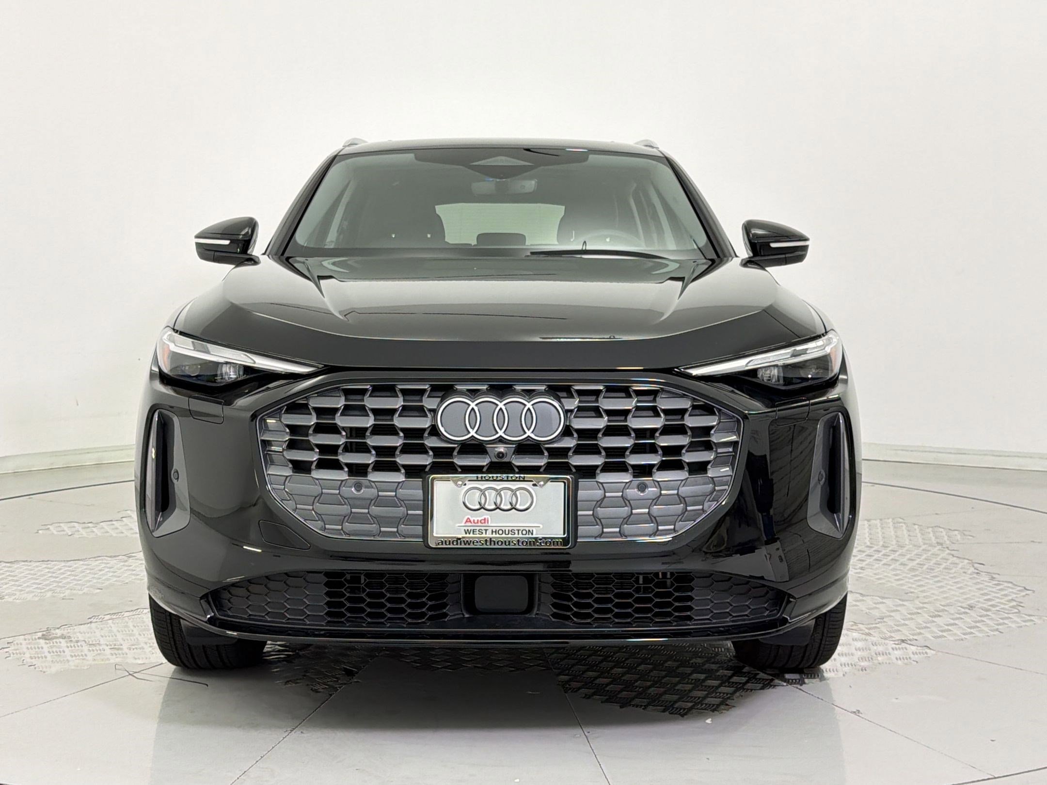 Used 2025 Audi Q5 Premium w/ Convenience Package image 6