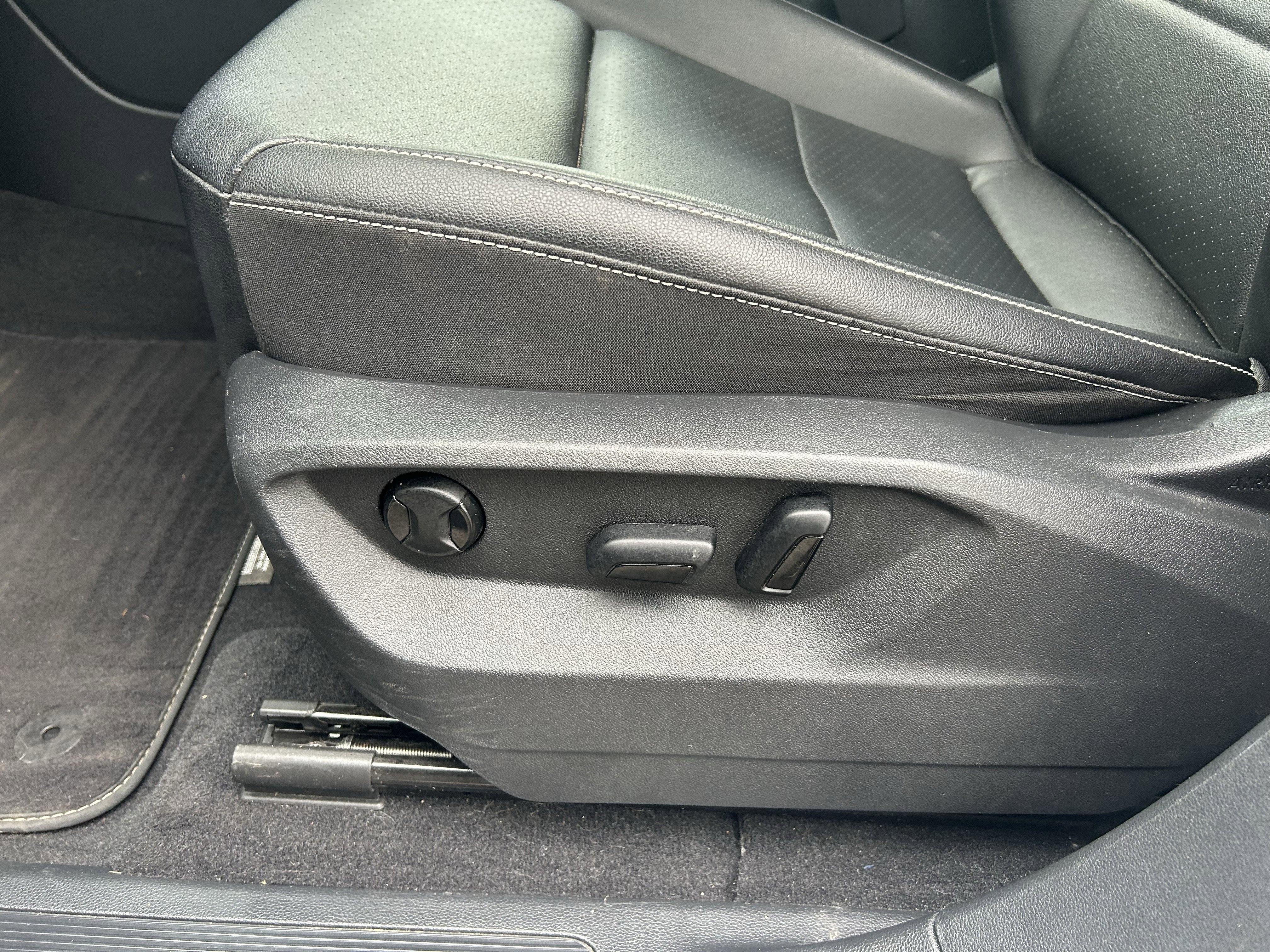 Certified 2023 Volkswagen Atlas SE image 20