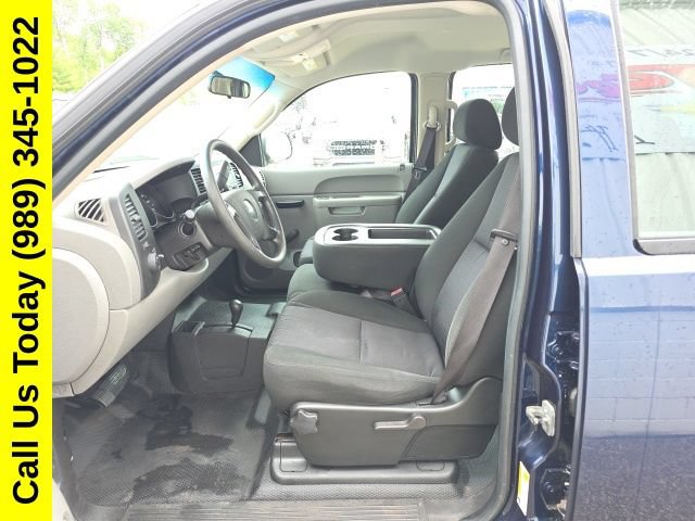 Used 2010 Chevrolet Silverado 1500 W/T AWD/4WD image 2