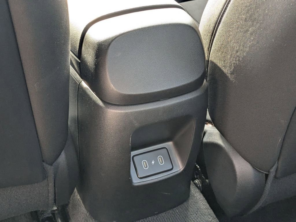 Used 2025 Hyundai Elantra SEL image 24