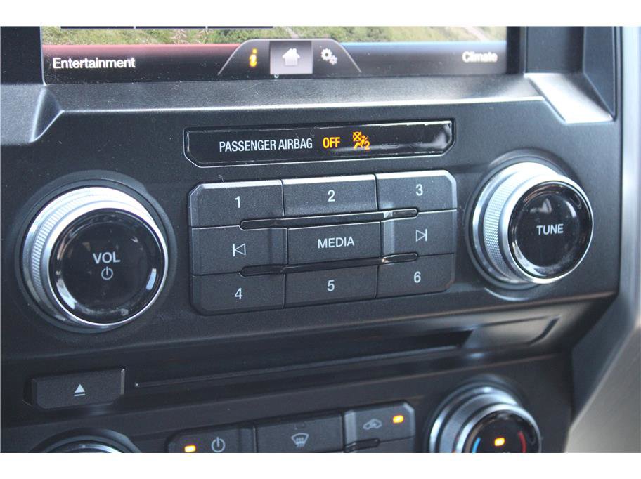 Used 2015 Ford F150 Platinum w/ Technology Package image 35