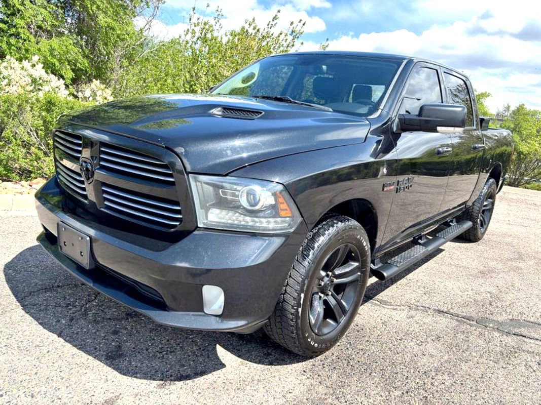 Used 2016 RAM 1500 Sport w/ Black Ram 1500 Sport Group AWD/4WD image 5