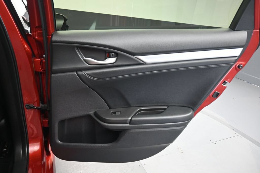 Used 2019 Honda Civic Touring image 37