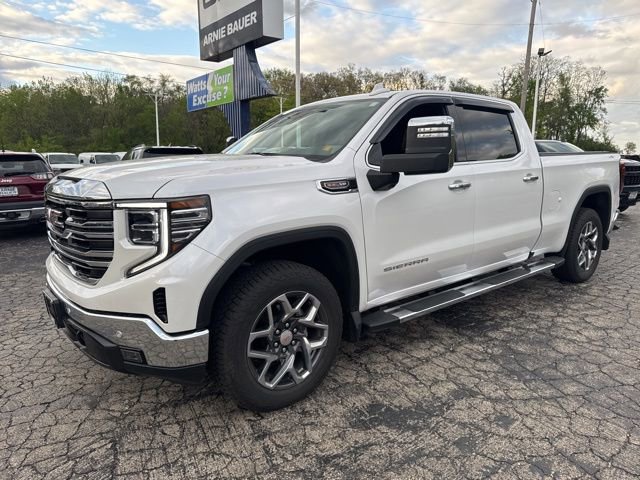 Used 2024 GMC Sierra 1500 SLT w/ SLT Premium Package AWD/4WD image 3