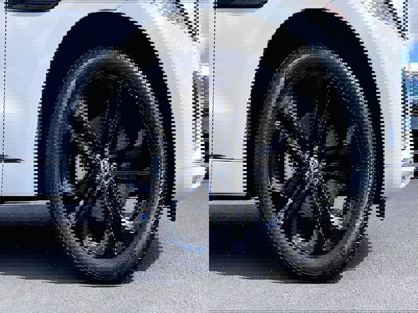 Used 2025 Jaguar F-PACE R-Dynamic S image 11