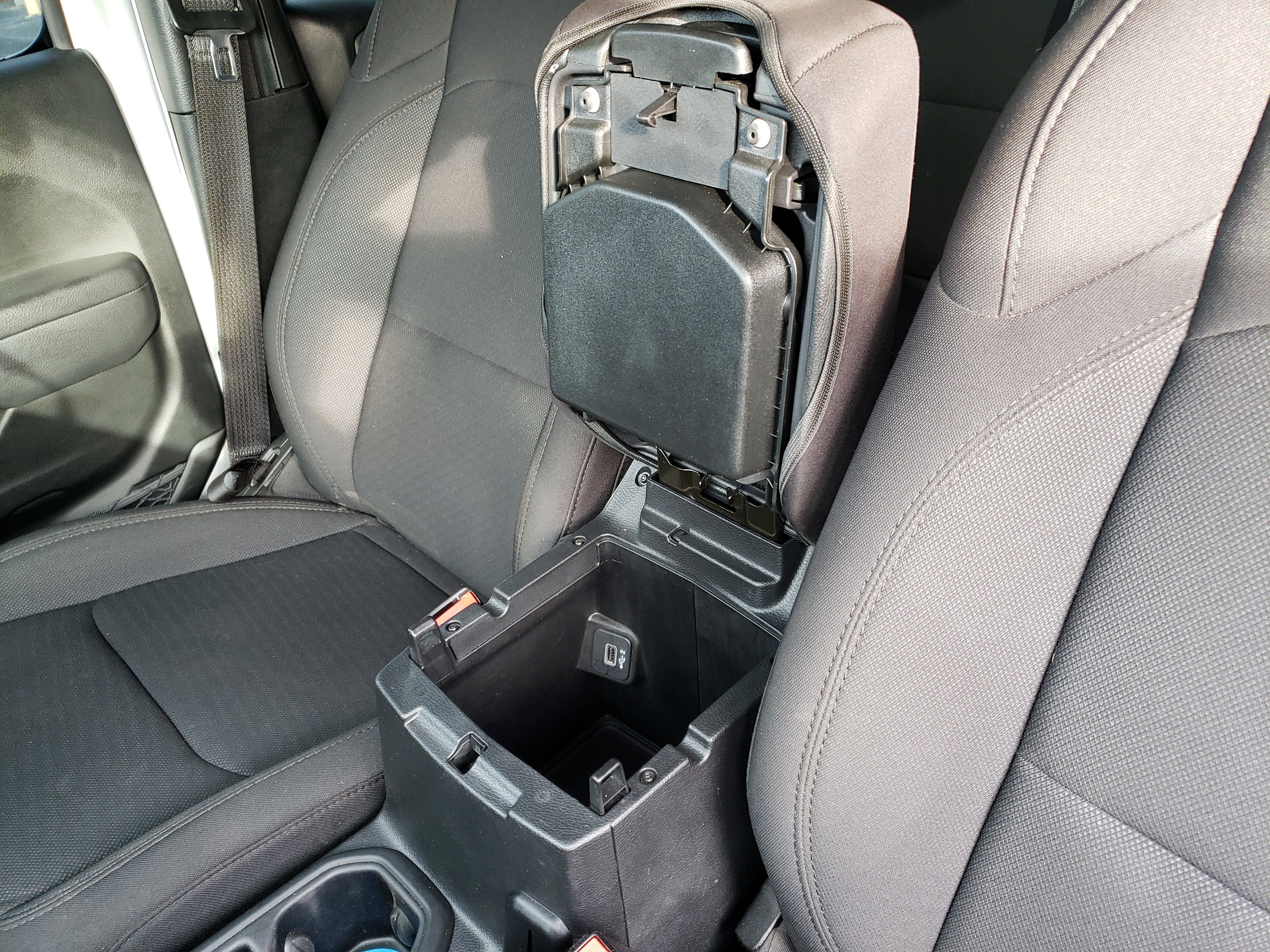 Used 2023 Jeep Wrangler Unlimited Sport image 27