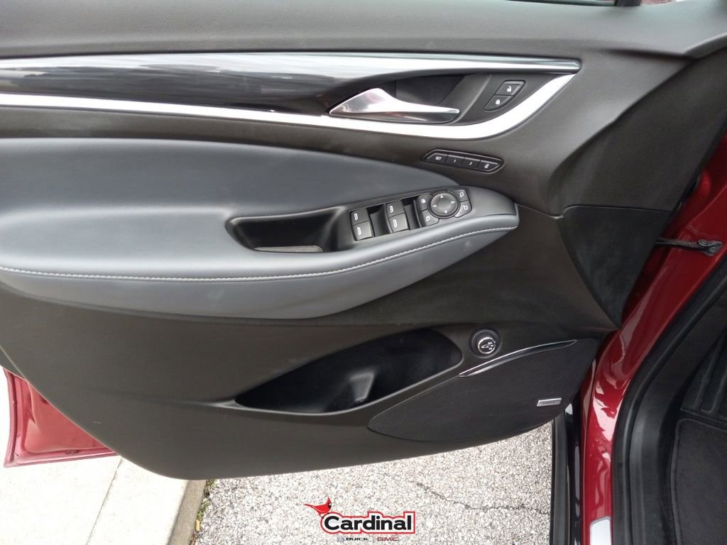 Used 2024 Buick Enclave Premium image 18