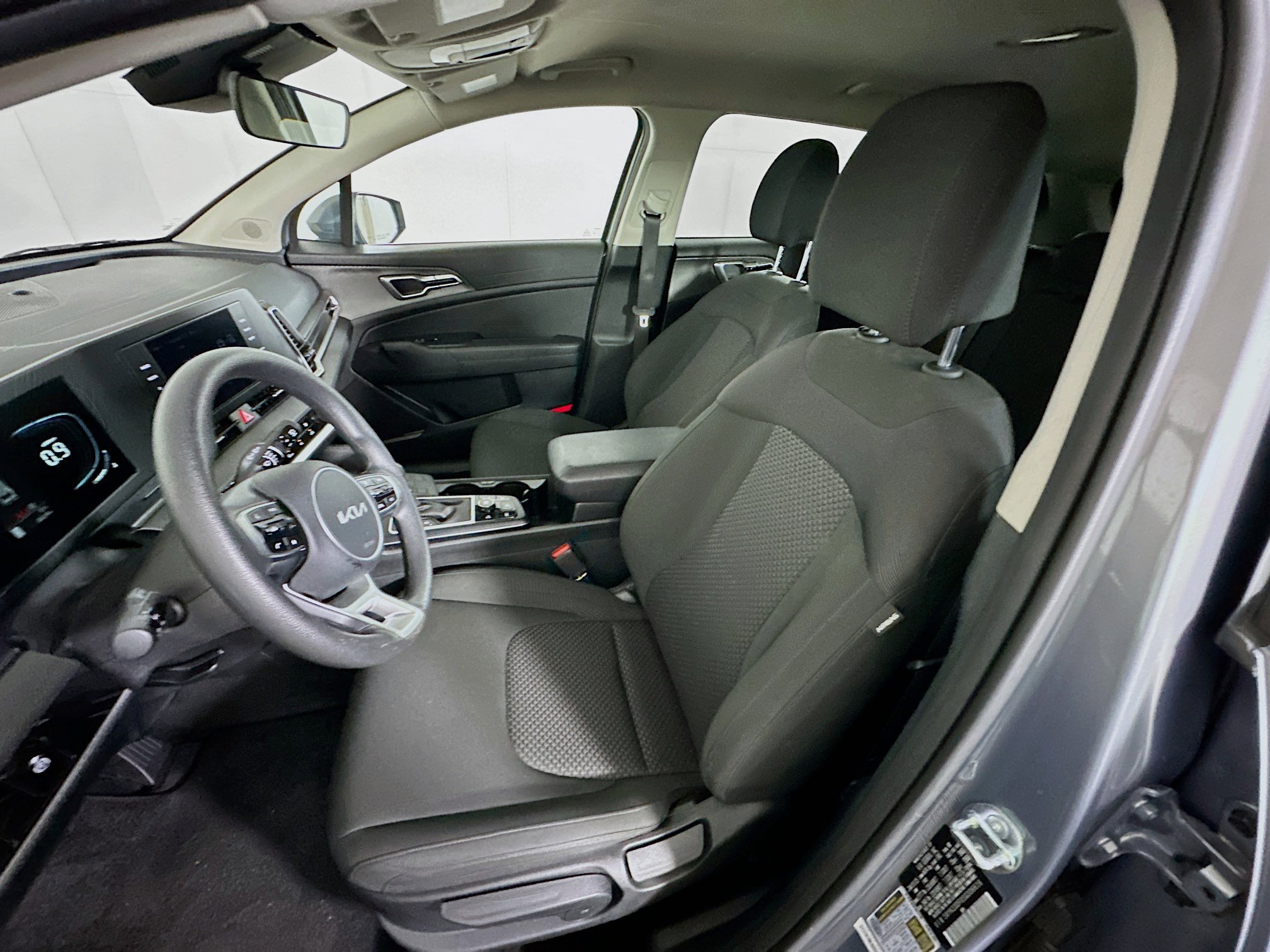 Used 2025 Kia Sportage LX image 13