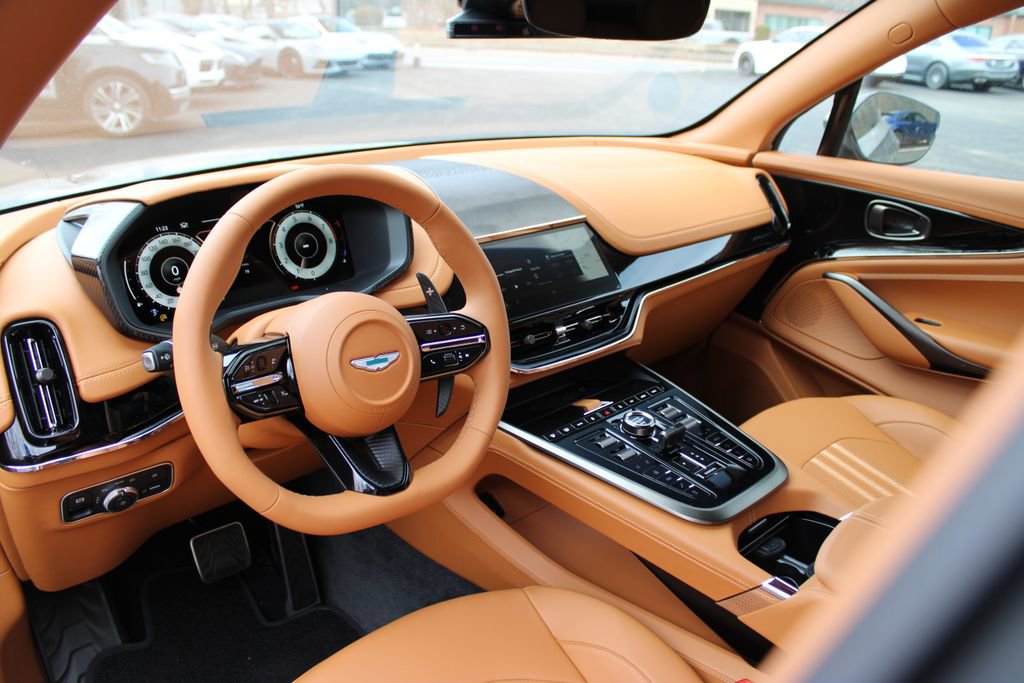 New 2026 Aston Martin DBX 707 image 9