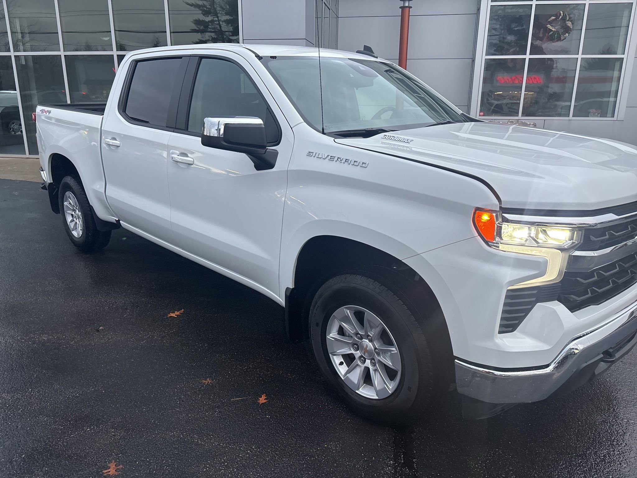 Used 2025 Chevrolet Silverado 1500 LT w/ Protection Package AWD/4WD image 14