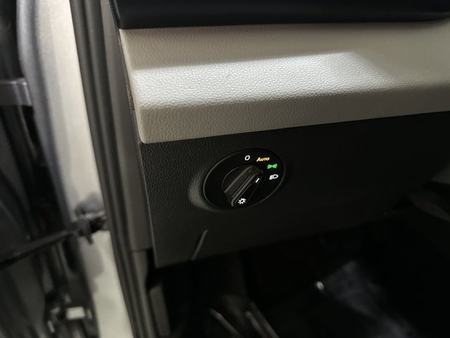 Certified 2023 Volkswagen Taos SE image 35