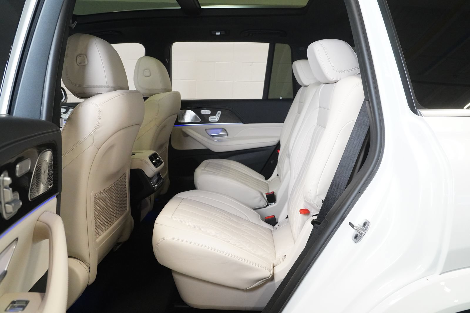New 2026 Mercedes-Benz GLS 63 AMG 4MATIC image 16