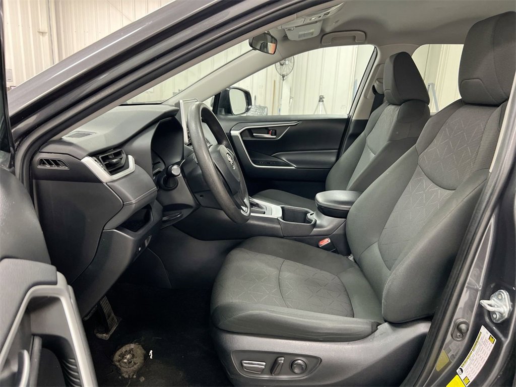 Used 2024 Toyota RAV4 XLE image 19