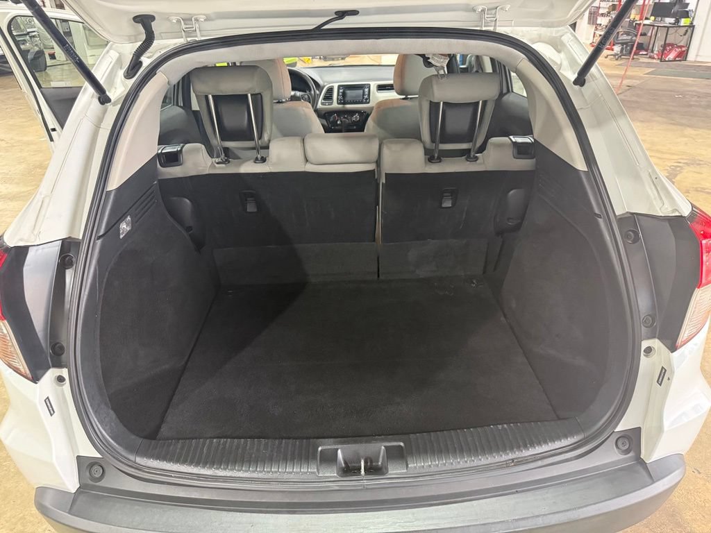 Used 2020 Honda HR-V LX image 37