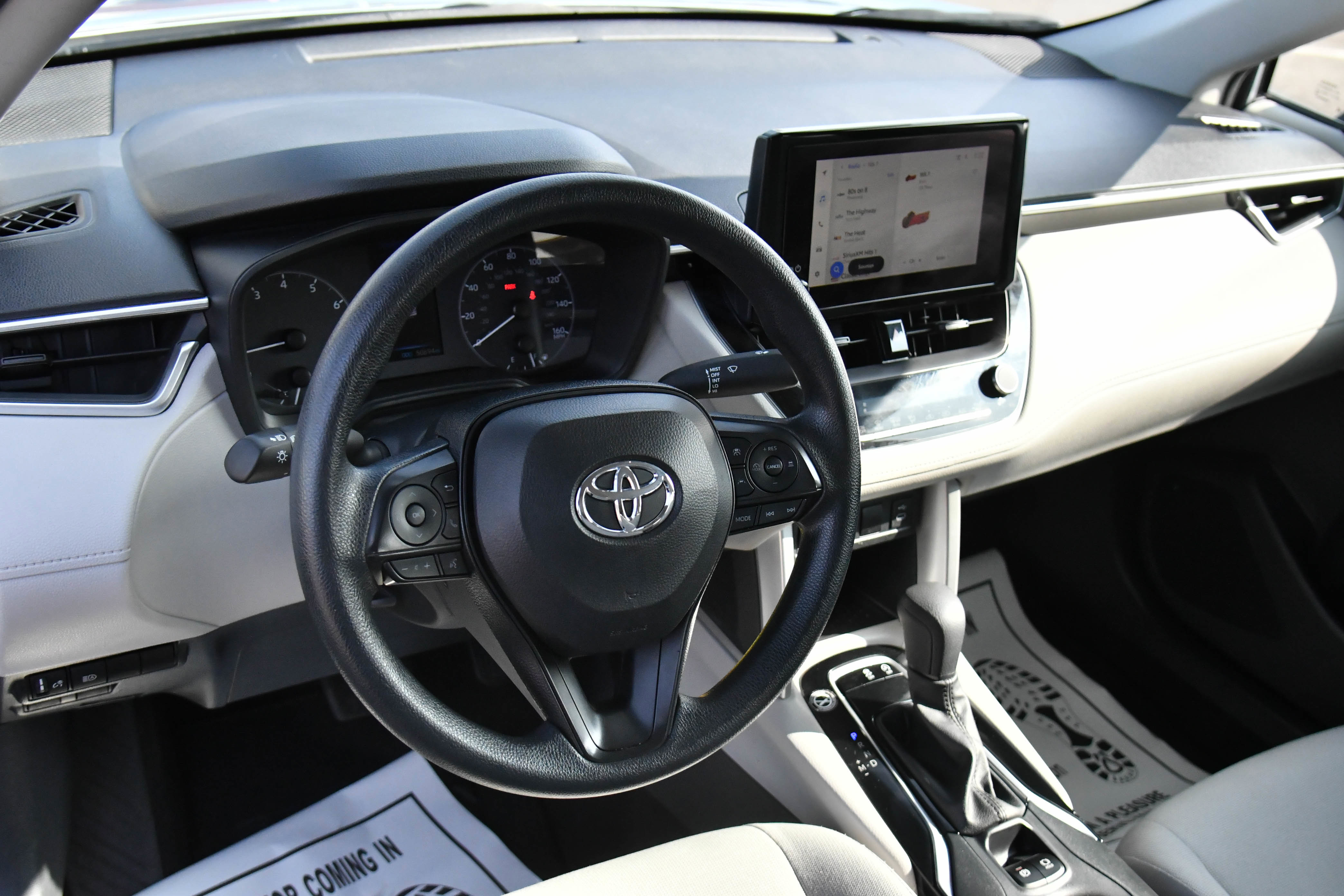 Used 2024 Toyota Corolla Cross L image 14
