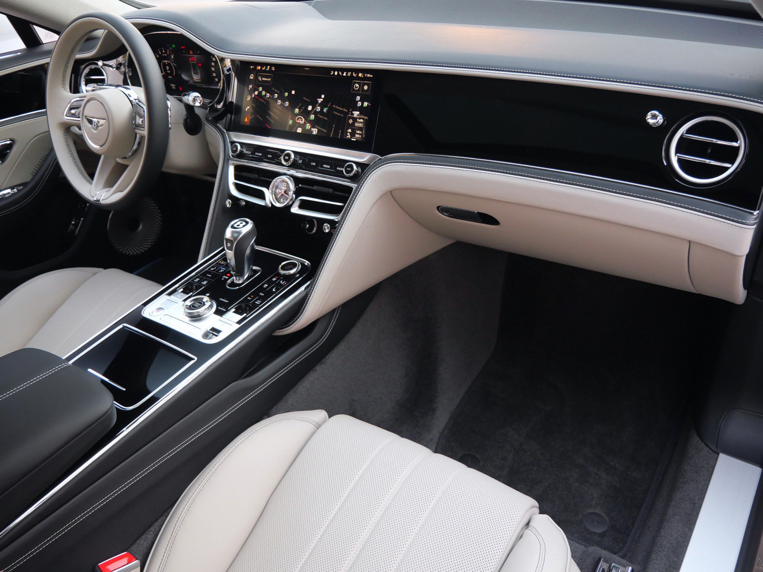 New 2026 Bentley Flying Spur V8 AWD/4WD image 2