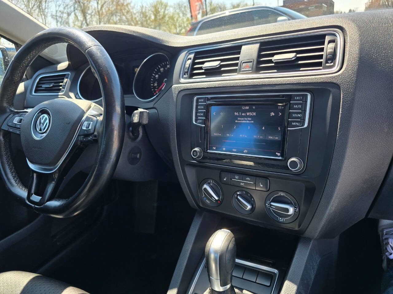 Used 2016 Volkswagen Jetta SE image 31