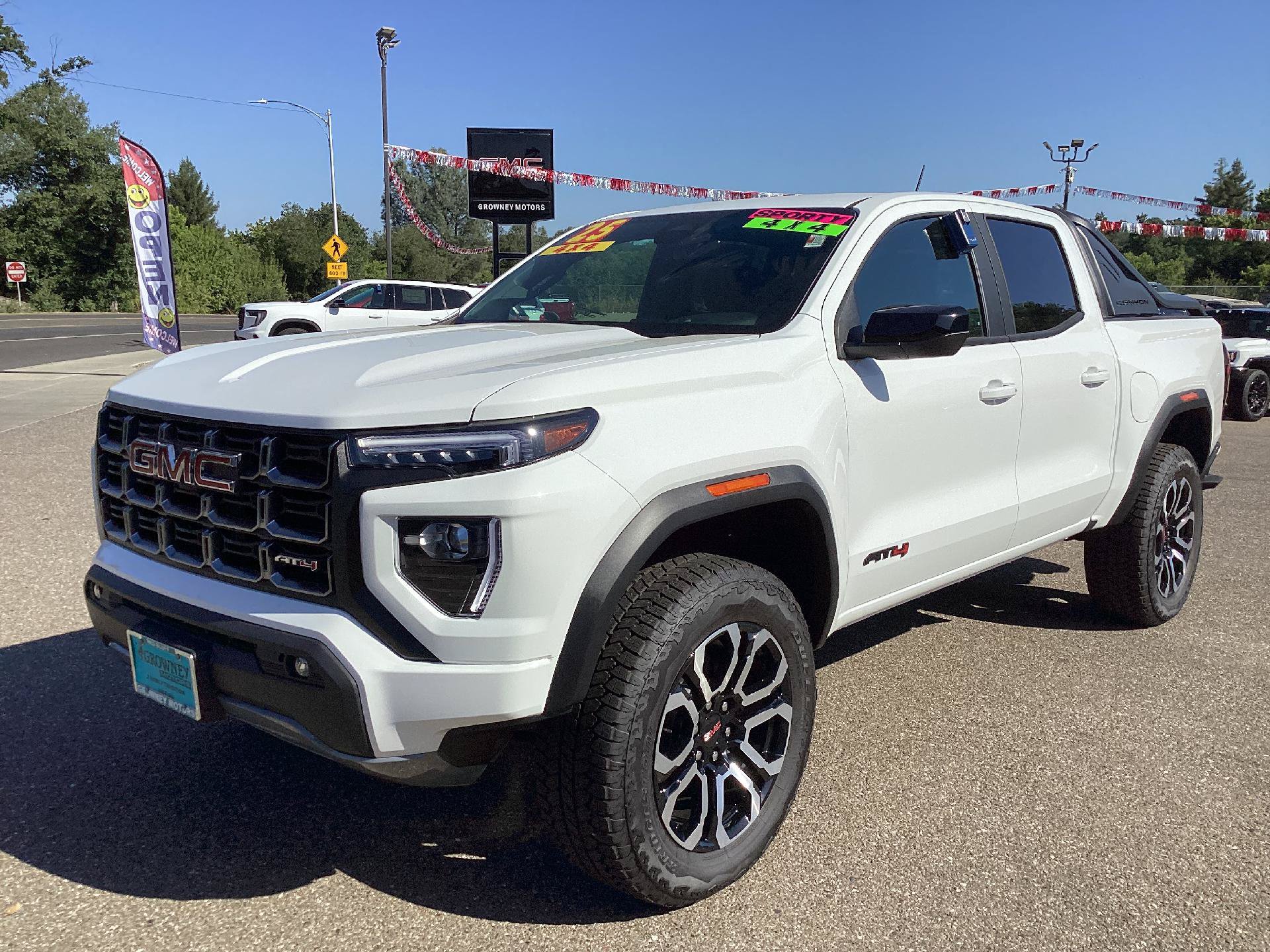 New 2025 GMC Canyon AT4 w/ Nightfall Edition
