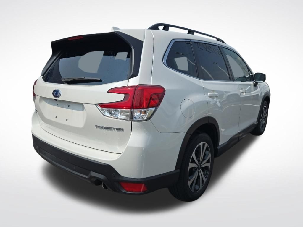 Used 2022 Subaru Forester Limited AWD/4WD image 3