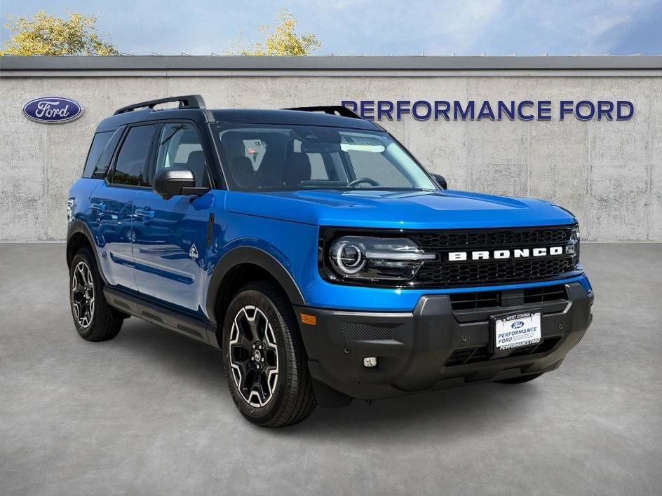 Used 2025 Ford Bronco Sport Outer Banks w/ Outer Banks Tech Package+ AWD/4WD image 3
