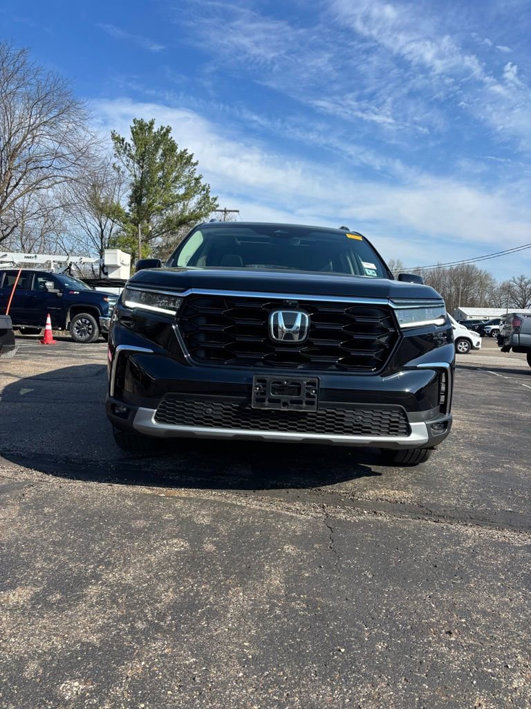 Used 2025 Honda Pilot Elite image 9