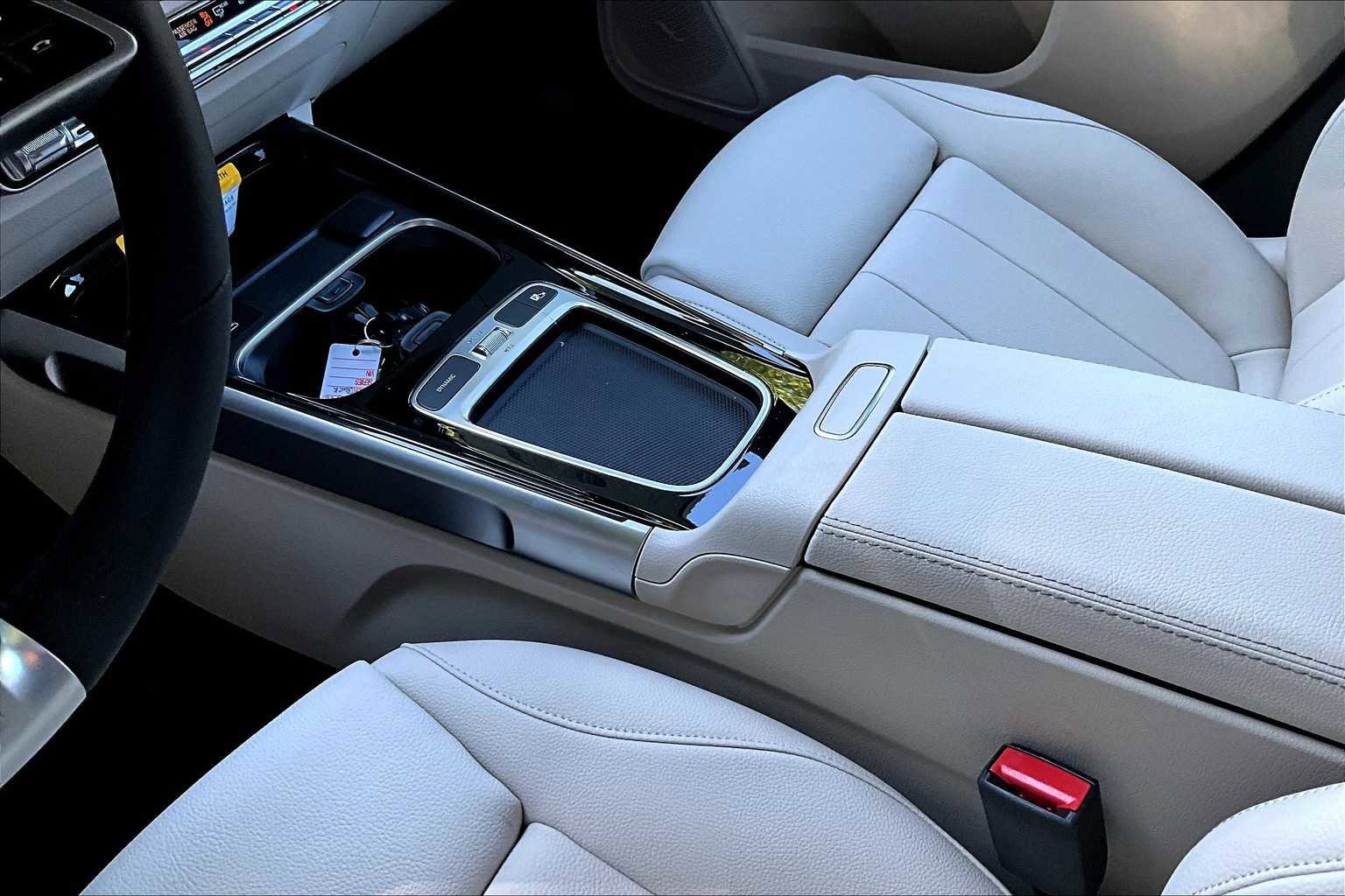 New 2026 Mercedes-Benz GLB 250 4MATIC image 11