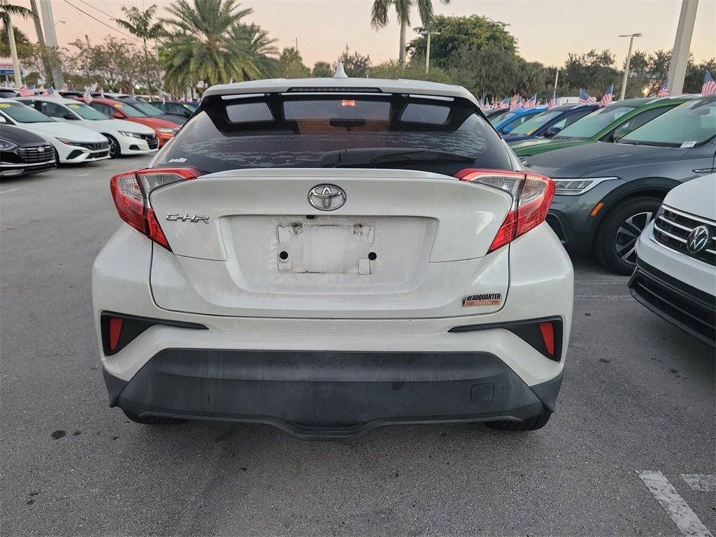 Used 2019 Toyota C-HR XLE image 8