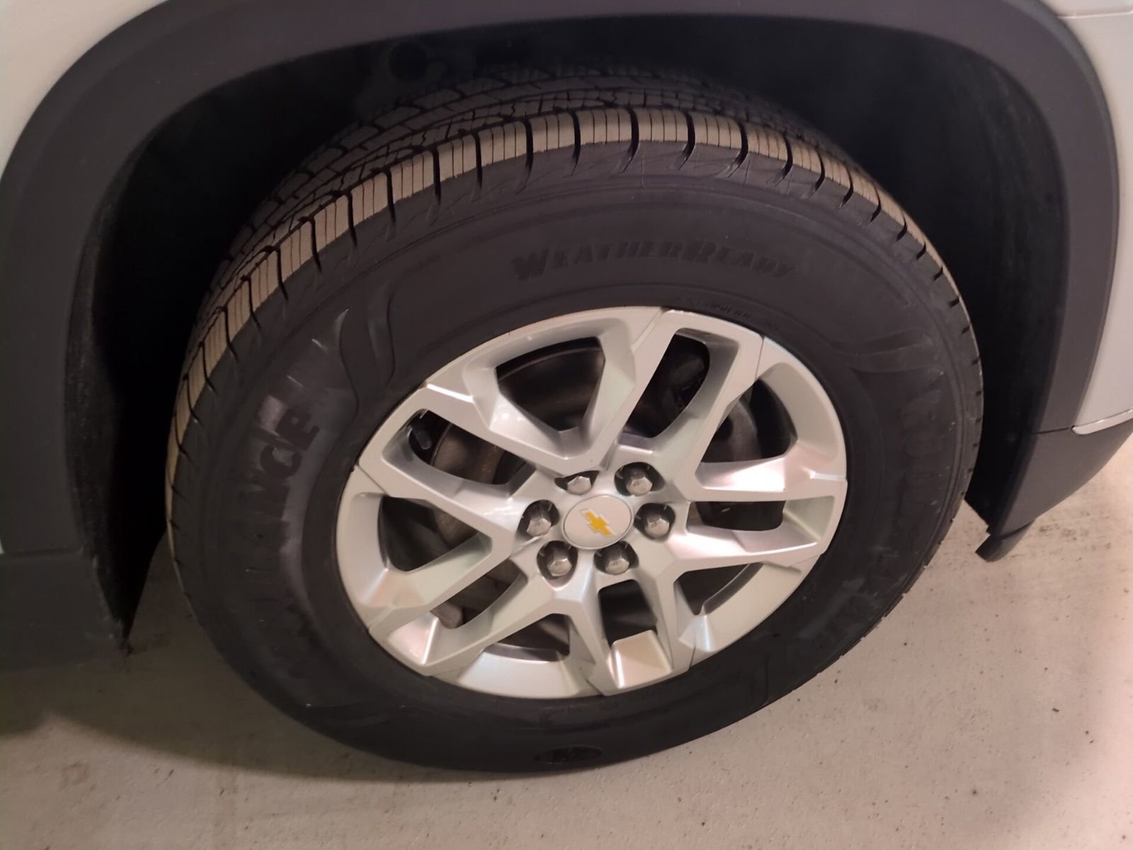 Used 2020 Chevrolet Traverse LT w/ LPO, Floor Liner Package AWD/4WD image 2