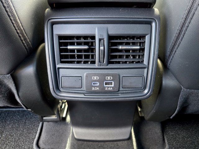 Used 2025 Subaru Forester Premium AWD/4WD image 16