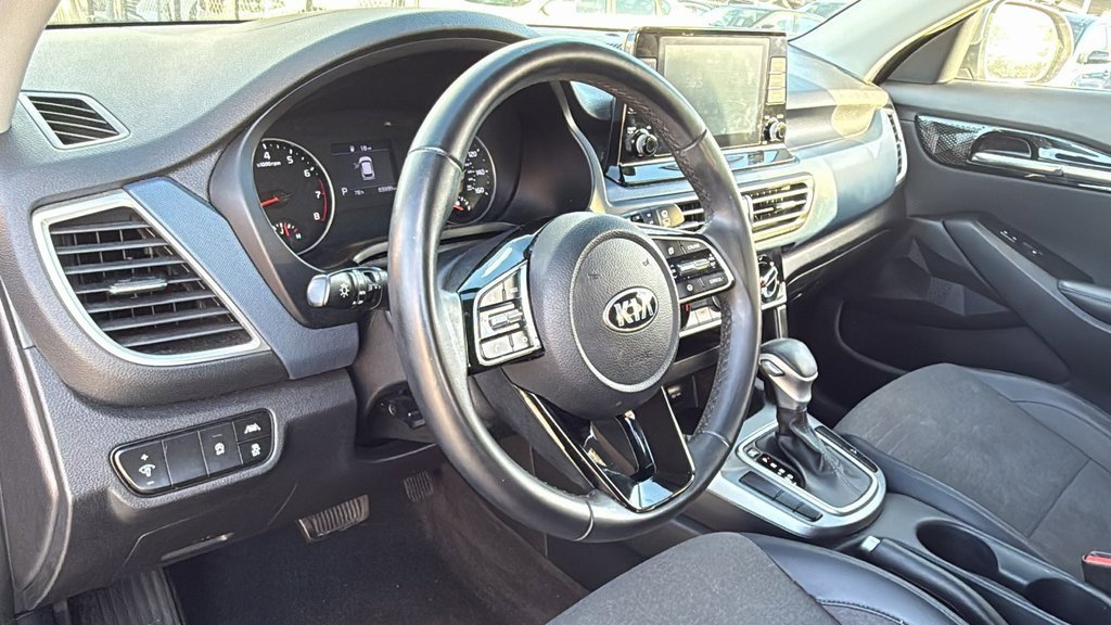 Used 2021 Kia Seltos S image 16