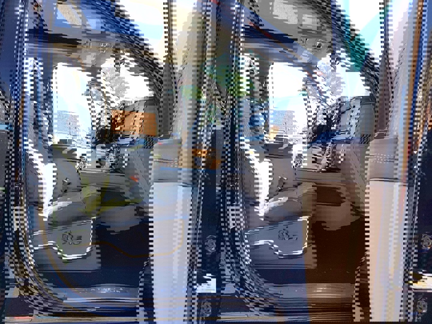 New 2026 Ford F450 Platinum image 9