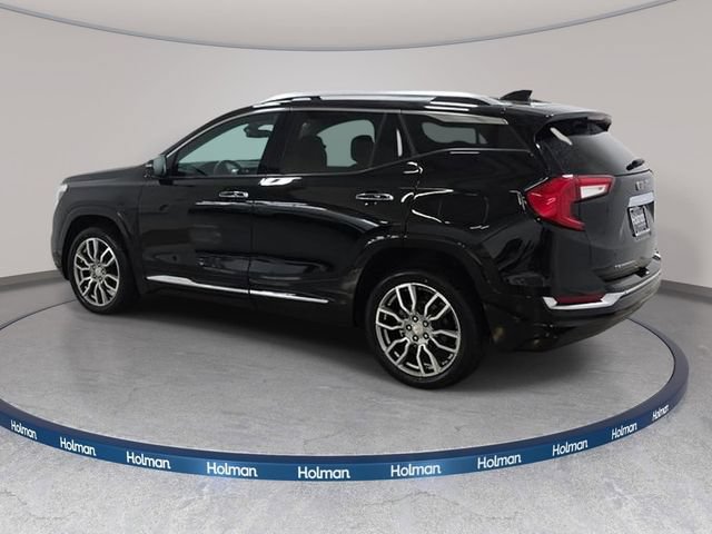 Used 2024 GMC Terrain Denali w/ Denali Premium Package AWD/4WD image 8