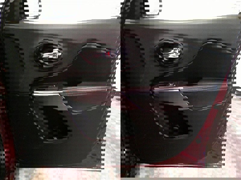 Used 2019 Jeep Cherokee Latitude Plus w/ Cold Weather Group image 34