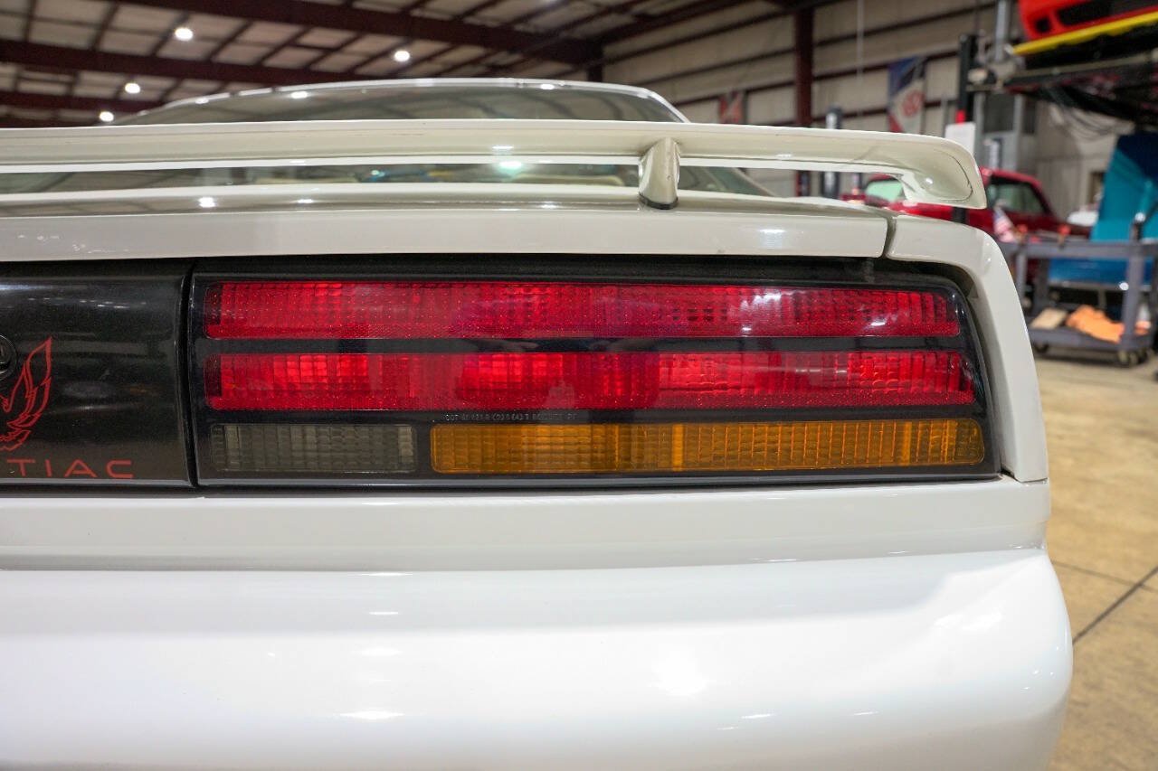 Used 1992 Pontiac Firebird Formula RWD image 38