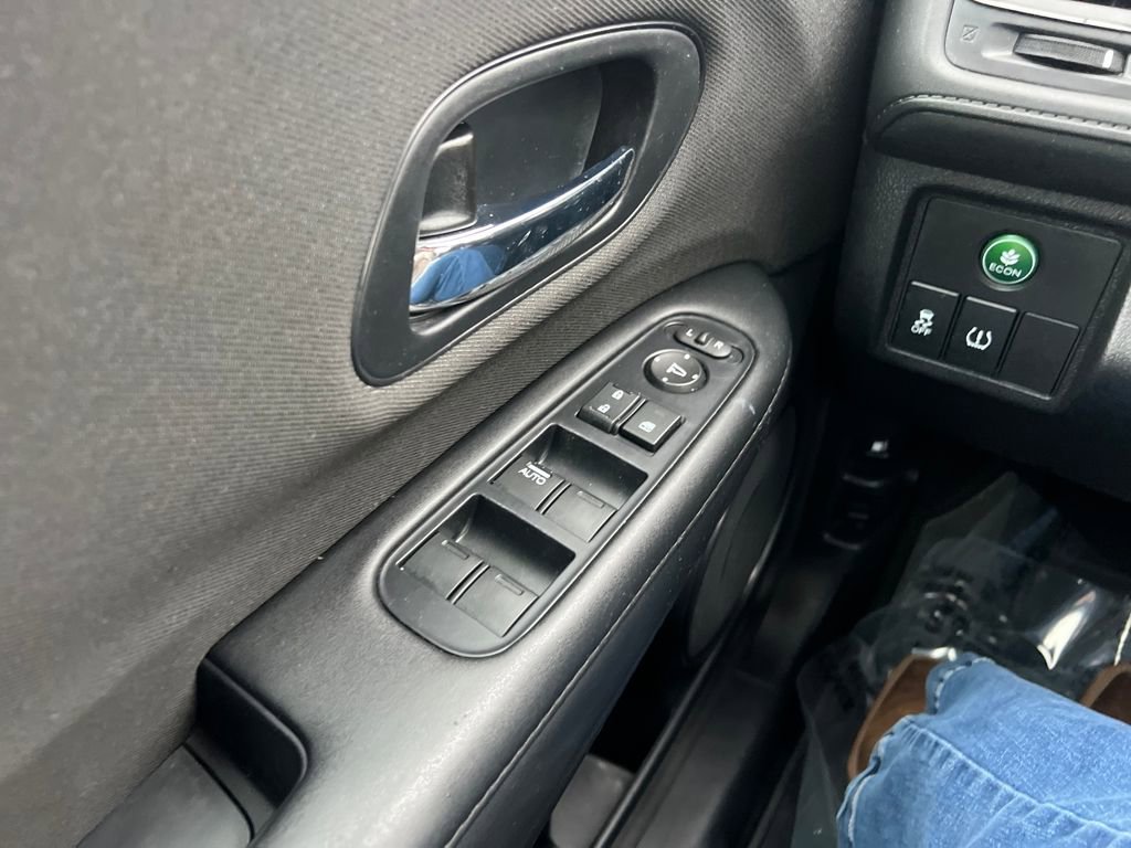 Used 2019 Honda HR-V Sport image 11