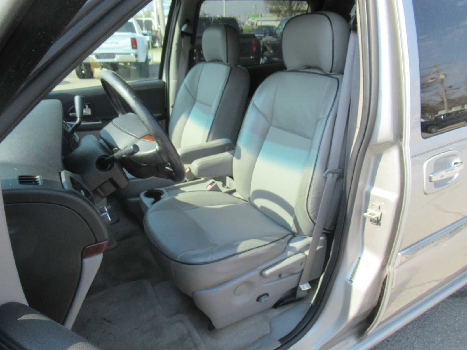 Used 2005 Buick Terraza CX image 12