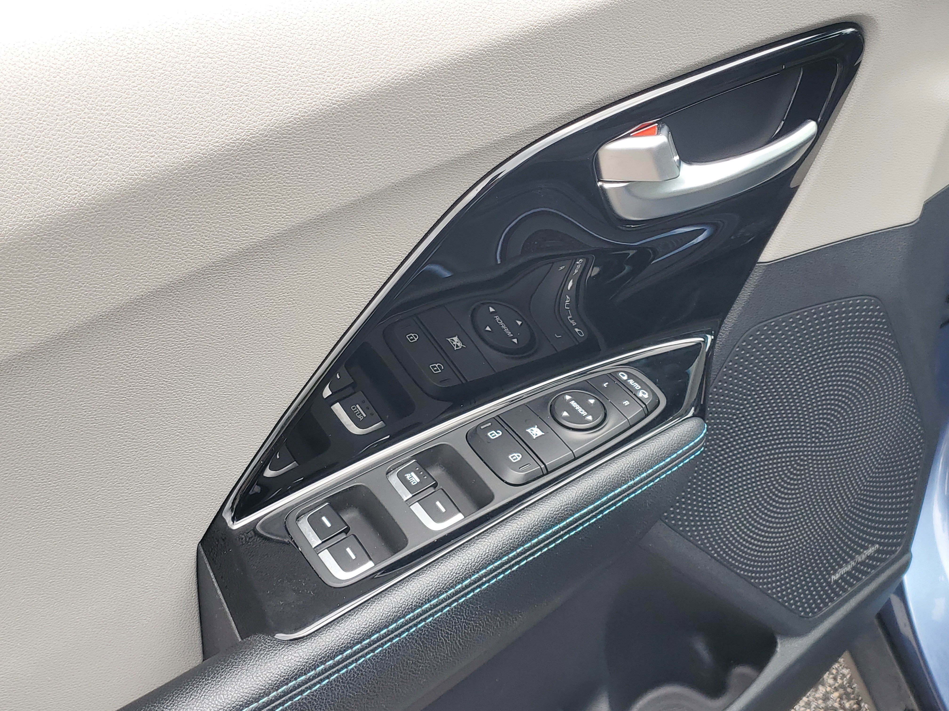 Used 2021 Kia Niro Touring SE image 21