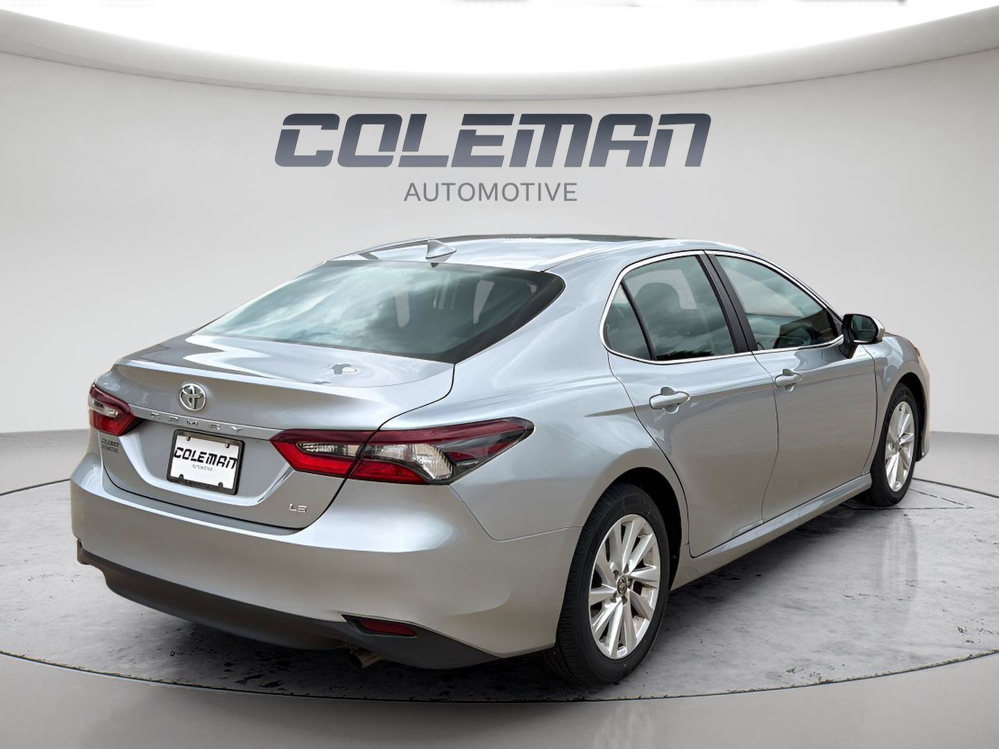 Used 2024 Toyota Camry LE FWD image 7