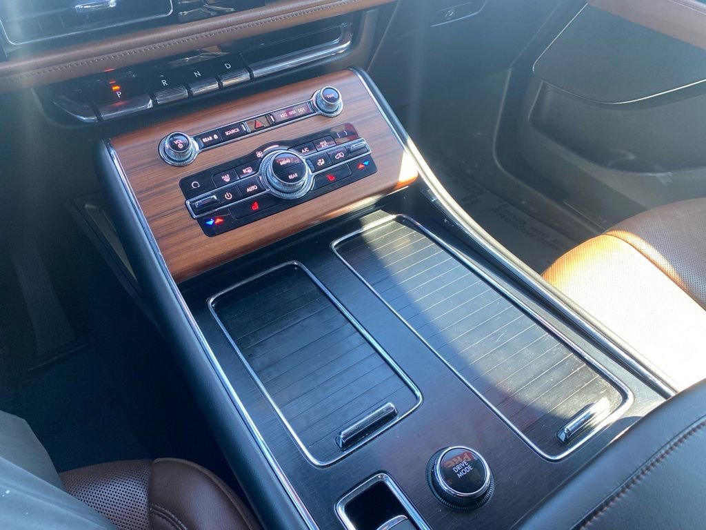 Used 2020 Lincoln Aviator Reserve image 19