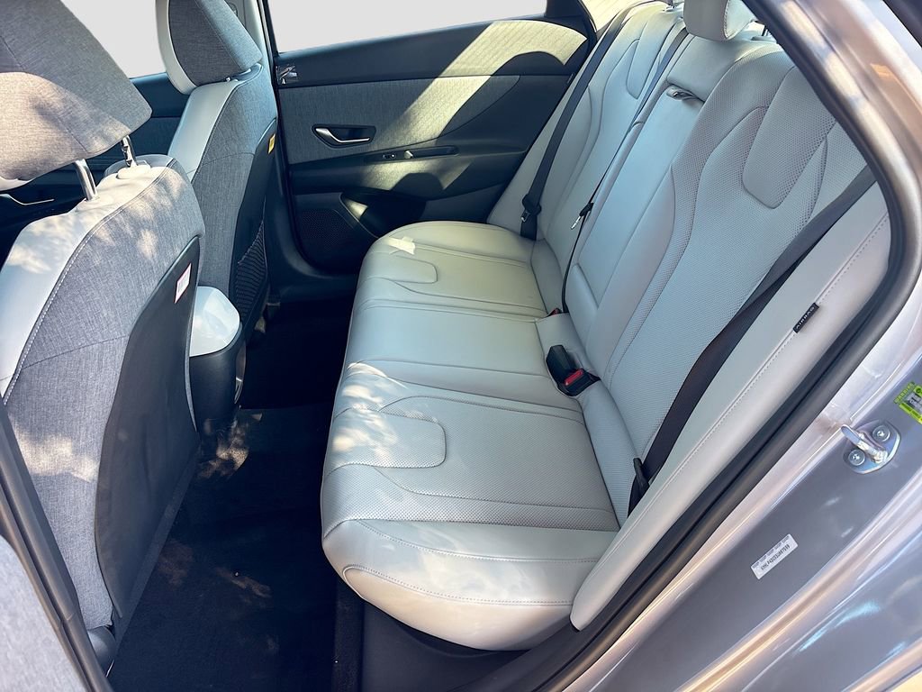 New 2025 Hyundai Elantra Limited w/ Cargo Package image 26