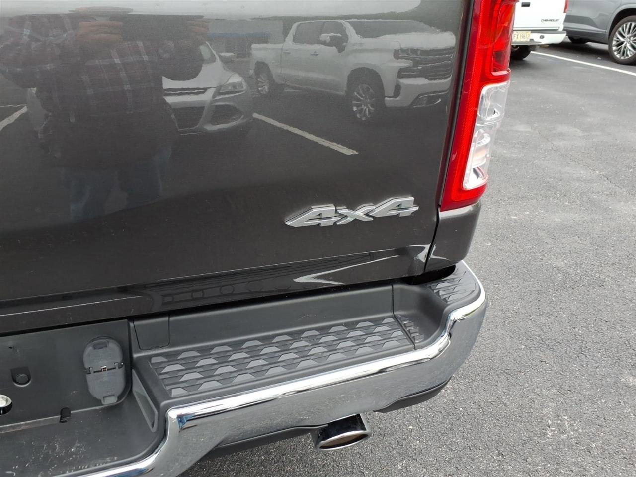 Used 2022 RAM 1500 Big Horn AWD/4WD image 5