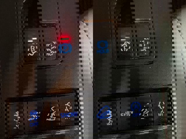 Used 2020 Toyota Highlander XLE image 11