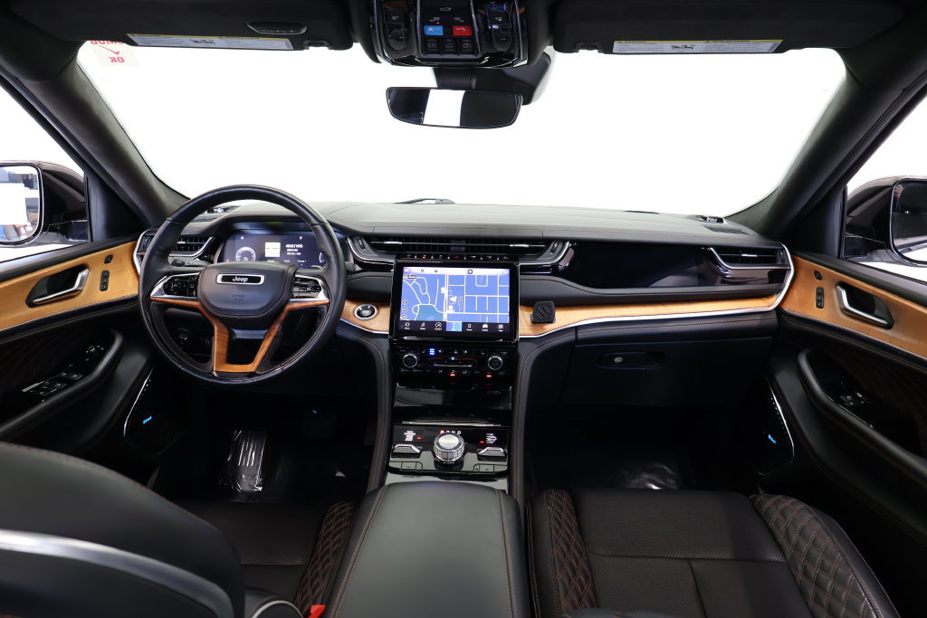 Used 2022 Jeep Grand Cherokee Summit AWD/4WD image 26
