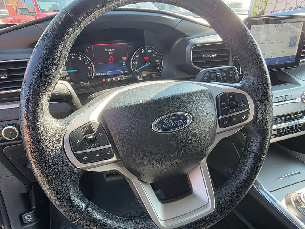 Used 2023 Ford Explorer XLT w/ Equipment Group 202A AWD/4WD image 17